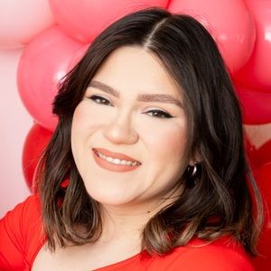 Meet your Posher, Cynthia